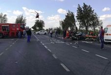 FRISSÍTVE - Durva buszbaleset: három személy életét vesztette