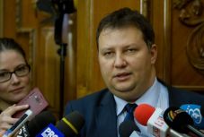 A tárcavezető az üzemanyag-drágulásról: „Nincs jogosítványom, nem szoktam tankolni”