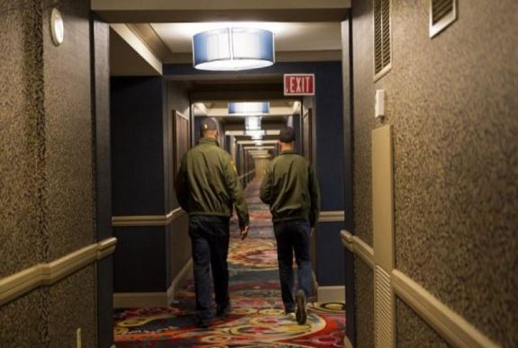 A Las Vegas-i lövöldöző kamerákat helyezett el a szállodában
