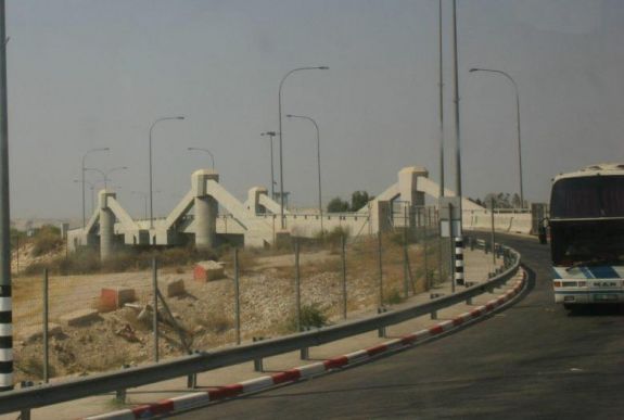 Izrael a sátoros ünnepek miatt 11 napra lezárta a palesztin területek határátkelőit