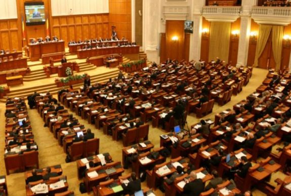 Elfogadta a parlament a képviselők és szenátorok magatartási kódexét