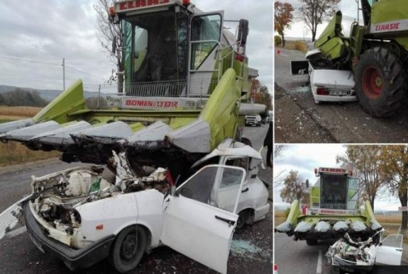 Halálos baleset: szétlapította az autót a kombájn