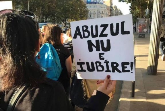 A nők elleni erőszak ellen szerveztek felvonulást Bukarestben