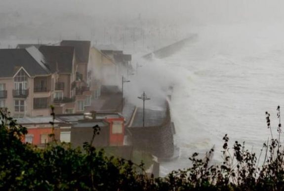 Máris halálos áldozatot követelt Írországban az Ophelia trópusi vihar