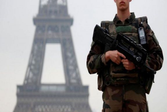 Franciaország: terrorcselekményre készülő szélsőjobbosokat vettek őrizetbe