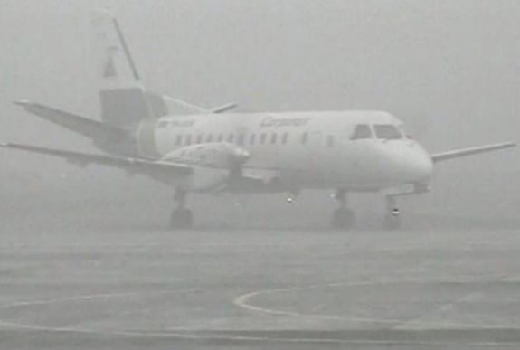 Késnek a repülőjáratok a köd miatt