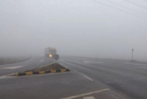 Sűrű ködre figyelmeztetnek Székelyföldön is