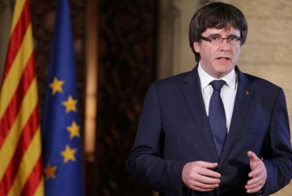 Katalán elnök: össze kell fognunk, hogy megvédjük intézményeinket