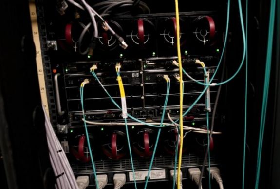 Meghekkelték a választási weblapokat Csehországban