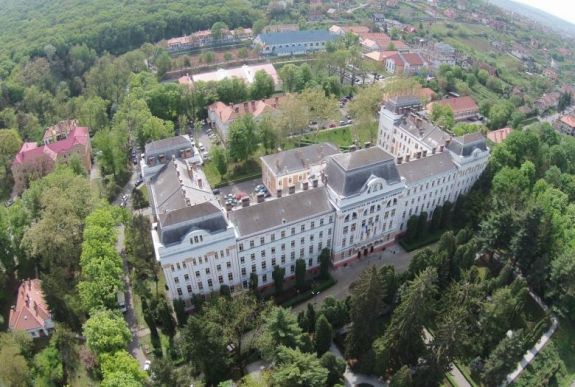 Multikulturális központtal bővítené kampuszát a MOGYE