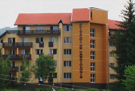 Eljárás indult, amiért turisztikai illetéket kérnek a kovásznai szívkórház betegeitől