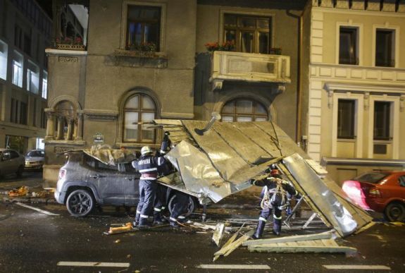 Két ember is meghalt az országon végigsöprő viharban