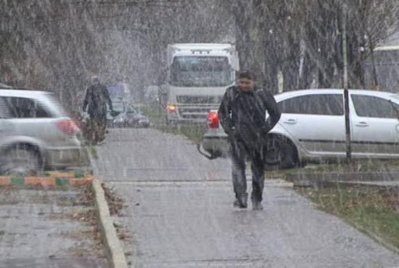 Jöhet a télikabát: havazni fog a hét végén
