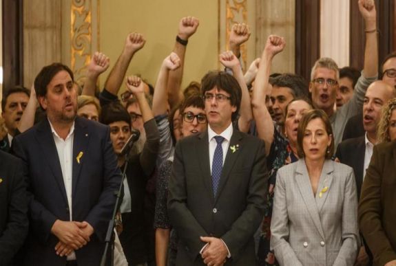 Beidézték a madridi központi büntetőbíróságra a Puigdemont-kormány tagjait