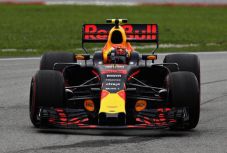 Malajziai Nagydíj: Verstappen nyert, Hamilton előnye nőtt az összetettben
