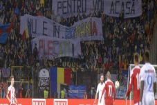 Ambrus Attila: Piros lapot a szurkolóknak!