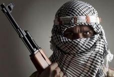 Bűncselekmény lesz a terrorista honlapok látogatása Angliában