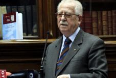 Sokan siratják a Securitate utolsó parancsnokát: nemzeti hős vagy véreskezű hóhér?