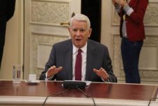 Meleşcanu: törvénytelen egy országot úgy feldarabolni, hogy nem konzultálnak a kormánnyal
