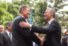 A NATO főtitkára üdvözölte Románia hozzájárulását a közös biztonsághoz és védelemhez