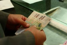 Ismét nőtt a kamatláb: izzadhatnak a bankhitelesek