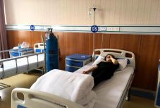 Okostelefonja miatt veszítette el látását részlegesen egy nő