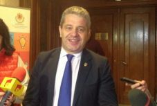 Elutasította a képviselőház az egészségügyi miniszter ellen benyújtott egyszerű indítványt