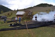 Öngyulladás miatt égett le egy gyimesközéploki istálló