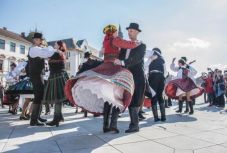 Megkezdődött az Erdélyi Magyar Hivatásos Néptáncegyüttesek Találkozója Nagyváradon