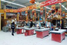 FRISSÍTVE - Robbanás egy gyergyószentmiklósi bevásárlóközpontban, hárman megsérültek