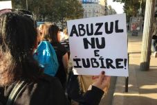 A nők elleni erőszak ellen szerveztek felvonulást Bukarestben