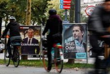 Előrehozott parlamenti választásokat tartanak vasárnap Ausztriában
