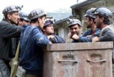 Közel ötszász bányászt bocsátanak el Hunyad megyében az év végéig