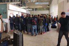 Faképnél hagyott 150 romániai utast a Liverpool-Craiova Wizz Air-járat pilótája