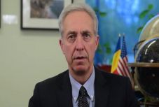 Amerikai nagykövetség: nem kell visszaélni a mentelmi joggal