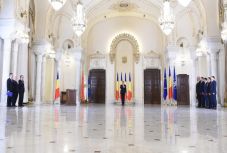 Letették a hivatali esküt a Tudose-kabinet új miniszterei