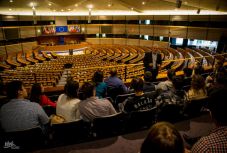 Brüsszelbe látogattak a KIFOR önkéntesei