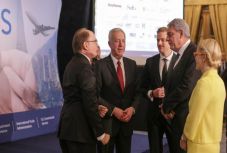 Amerikai nagykövet: Trump csodálja a romániai korrupcióellenes küzdelmet