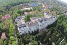 Multikulturális központtal bővítené kampuszát a MOGYE