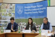 Családjóléti szolgáltatásokat és jogokat kér Hargita Megye Tanácsa