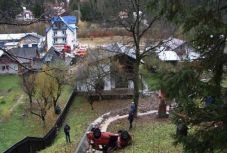 Huszonöt métert bucskázott a mélybe a Prahova völgyében