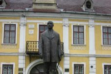 „Mindenből igyekezett jobbat, újabbat építeni” – Bernády Györgyről kérdeztük Fodor János történészt