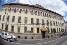 A tanügyminiszter pontosítaná a diákstatutúmot a botrányos kolozsvári gólyabál miatt