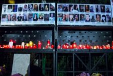 Két éve történt a Colectiv-tragédia: a halottak nevét ismerjük – a felelősökét nem