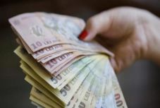 Adócsalás miatt vizsgálódnak az apa ellen, aki 35 ezer eurós gyereknevelési támogatást kapott