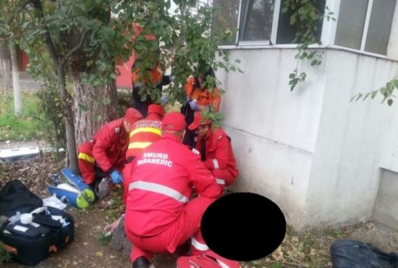 Túl lelkesen integetett a szomszédjának, tragédia lett belőle
