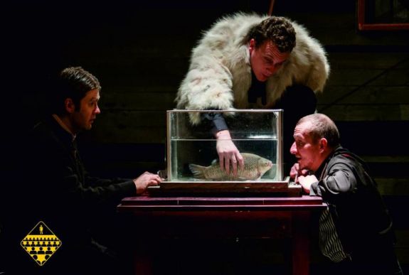 Gyergyóban vendégszerepel a marosvásárhelyi színház Karamazovok című előadása