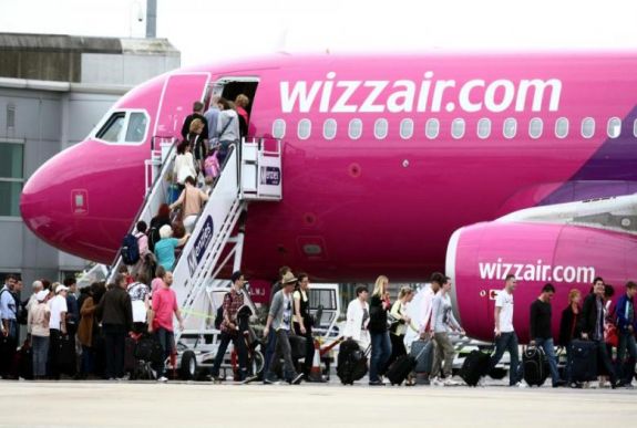Hivatalos: rengeteg romániai bedőlt a Wizz Air-es átverésnek