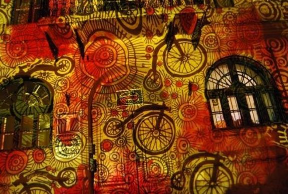 KISEBBSÉGBEN: Kinetikus Aula – avagy szemed teljék színek tüneményével