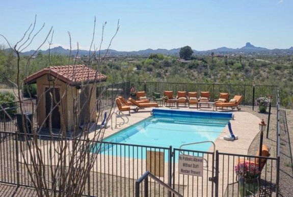 Ebben a szexfüggőknek szóló szanatóriumban kezelik Weinsteint és Spaceyt